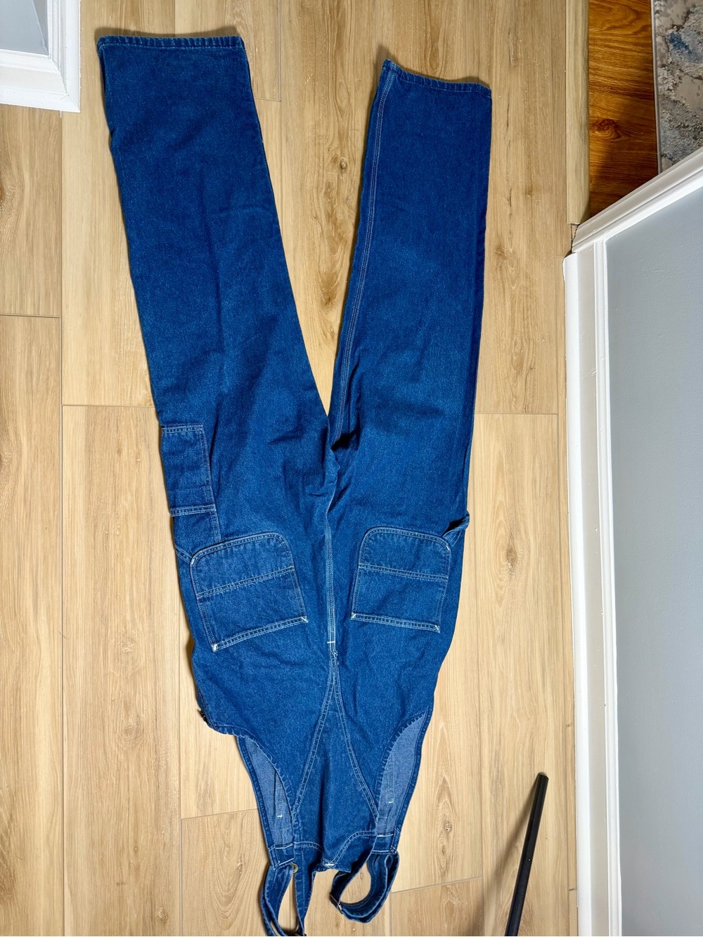 Carhartt Men’s Blue Denim Overalls with Front Pocket size 32/32 - Picture 3 of 4